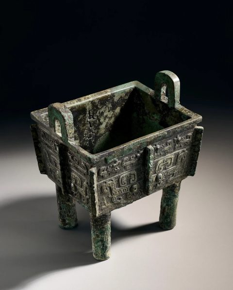 晚商青銅方鼎「父乙鼎」：王權之器，誰能藏此商彝重寶？