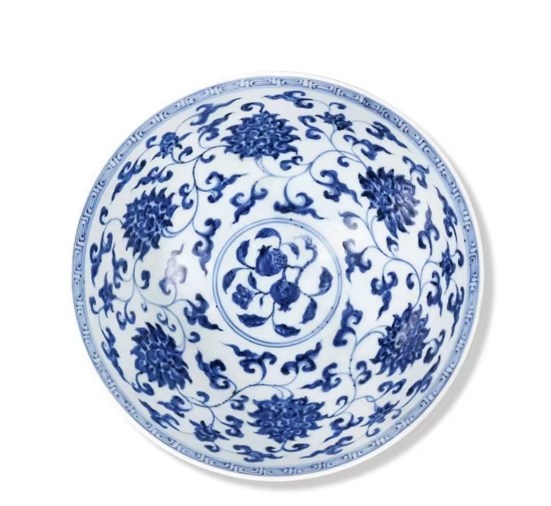 宣德青花蓮子碗橫空出世:誰能奪得這件禦瓷巔峰之寶?