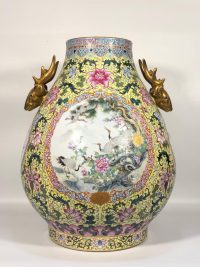 清乾隆款珐琅彩黄地开窗花鸟鹿头尊：瓷中瑰宝的历史与工艺价值