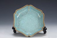 天藍獨韻，宋瓷巔峰！誰能奪藏這件僅存十數件的汝窑花口洗？