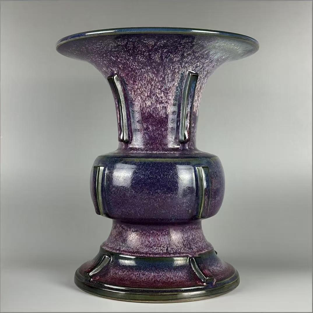 26 公分規格！北宋鈞窯玫瑰紫釉出戟尊，澳門多祿溙背書的官窯瑰寶