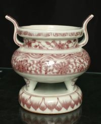 無燒飛無燒黑！元代釉里紅菊花香爐，保利 920 萬完美品對標的珍器？