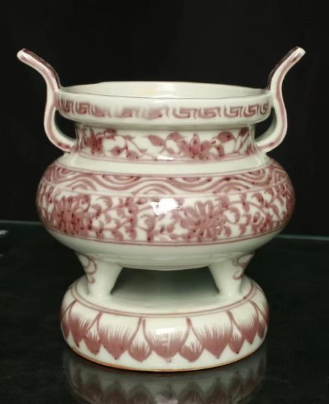 無燒飛無燒黑！元代釉里紅菊花香爐，保利 920 萬完美品對標的珍器？