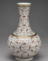 末代禦瓷之珍！宣統粉彩福壽瓶何以承續王朝餘輝？