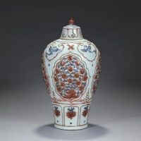 元代青花釉里红開窗梅瓶：瓷中雙絕，元瓷珍寶誰與爭鋒？