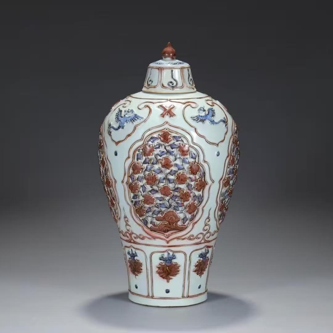 元代青花釉里红開窗梅瓶：瓷中雙絕，元瓷珍寶誰與爭鋒？