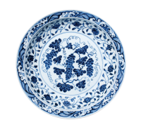 永樂青花海水葡萄紋折沿盤：中外文明交流的瓷苑珍寶