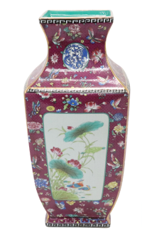 乾隆官窯極品！粉彩胭脂紅開光花鸟四方賞瓶何以成藏界寵兒？