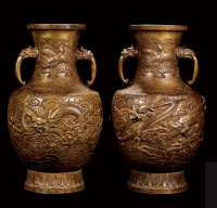 銅龍鳳紋賞瓶：瑞獸祥紋裡的傳統工藝之美