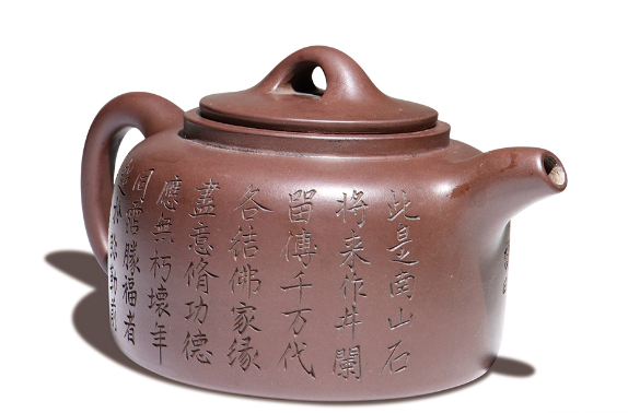 從《砂壺匯賞》著錄到拍場熱藏:楊彭年曼生井欄壺的「硬核價值」在哪?